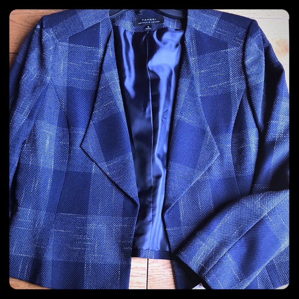 Woman’s plus size blazer